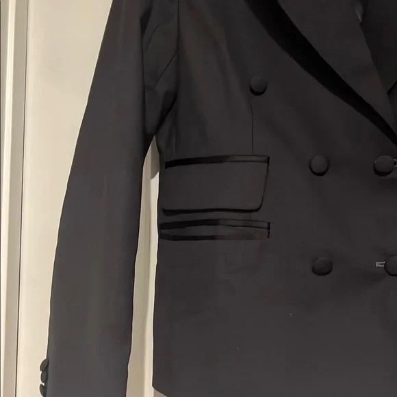 Elegant Black Double-Breasted Women's Blazer - Picture 3 of 7